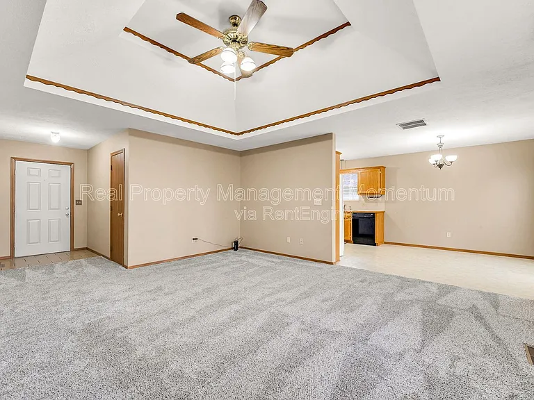 2671 N Cedar Ave — Photo 2