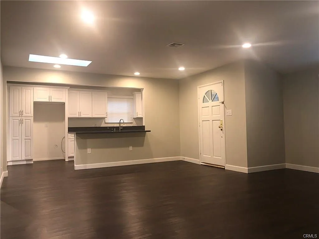 3 bed, 1852 sqft, $5,500 — Photo 3