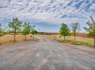 217 W Whiteshield St, Hammon, OK 73650