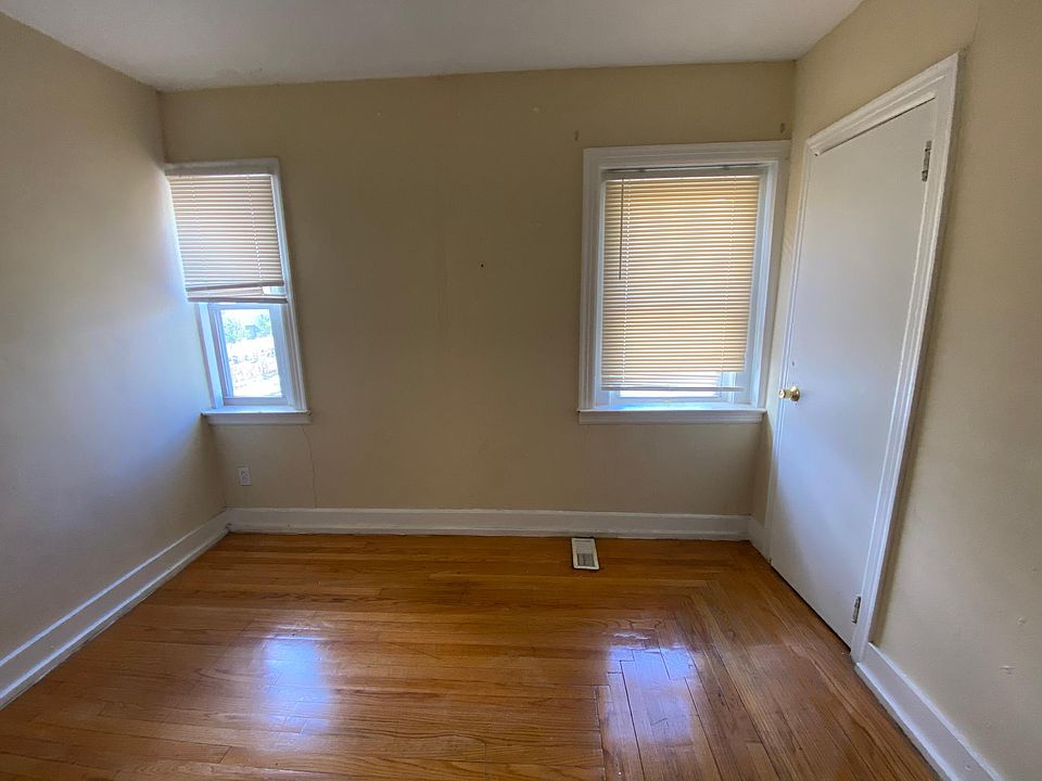 1st image of 62 Barclay St #2A