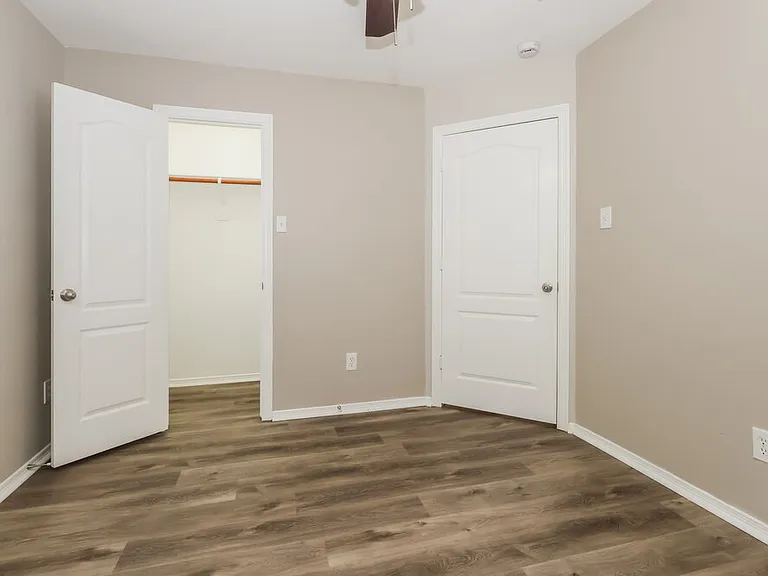 1089 Shadow Glenn Dr — Photo 14