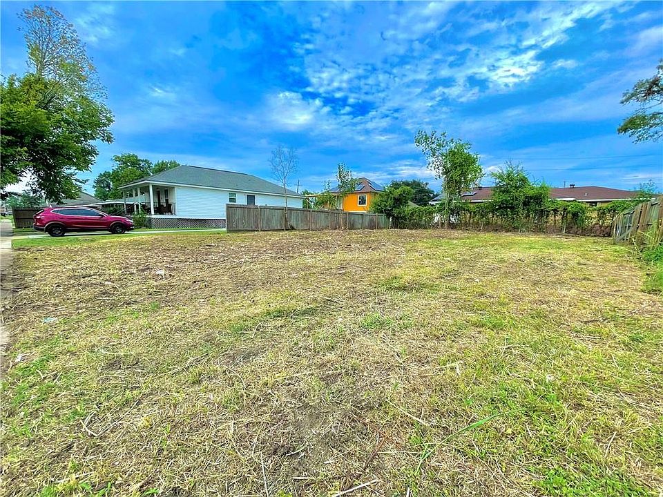 2nd image of 4827 Arthur Dr