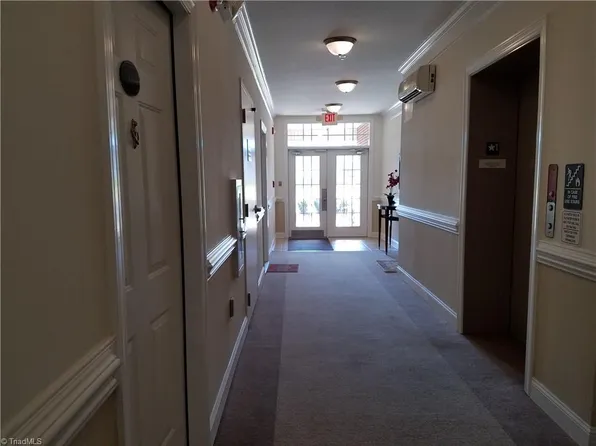 6801-103 Hanesbrook Cir, Clemmons, NC 27012