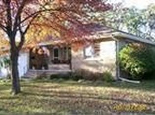 360 Rose Ellen Dr, Crown Point, IN 46307