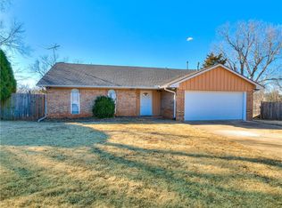 302 Willow Creek Cir, Norman, OK 73071