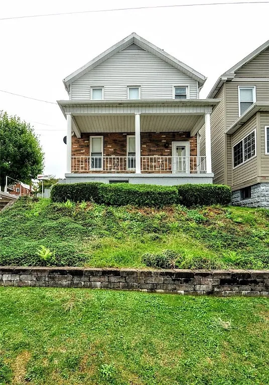 138 Morton St photo 1