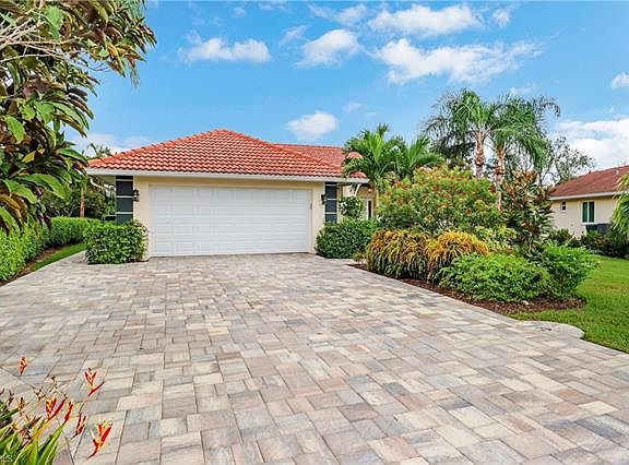 3rd image of 1020 Moon Lake Dr