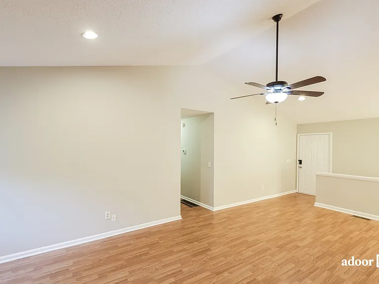 6445 Freda Dr — Photo 5