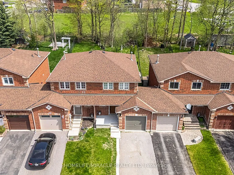 340 Dunsmore Ln — Photo 4