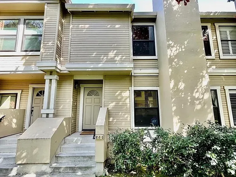 959 La Mesa Ter #G — Photo 2