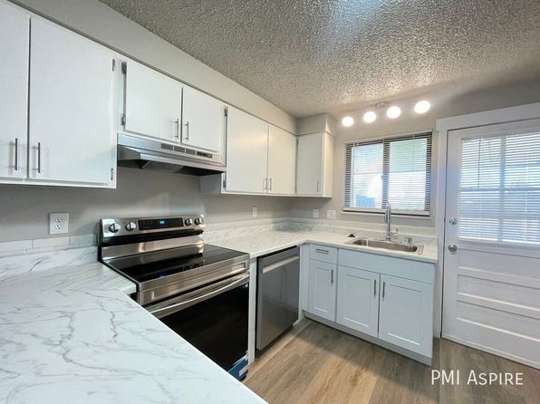 1828 Cambridge Dr