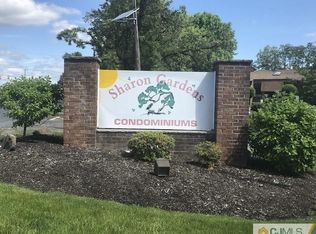 117 Sharon Garden Ct #117, Woodbridge, NJ 07095