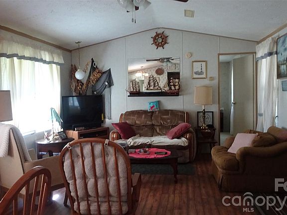 4th image of 169 Hamptons Cove Rd