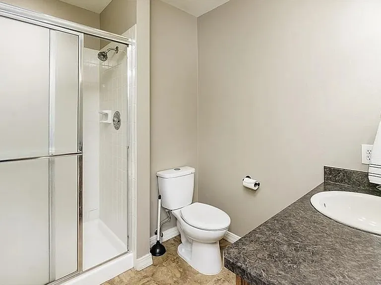 2826 Oakland Dr #10 — Photo 6