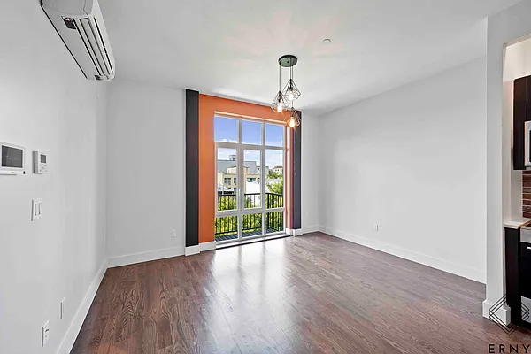 Rented by ERNY LLC | media 31