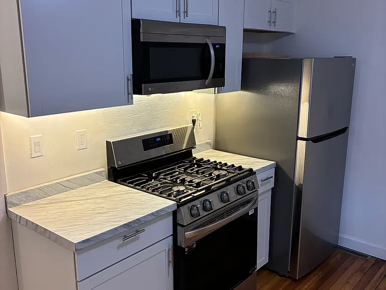 302 Ward St #2 — Photo 3