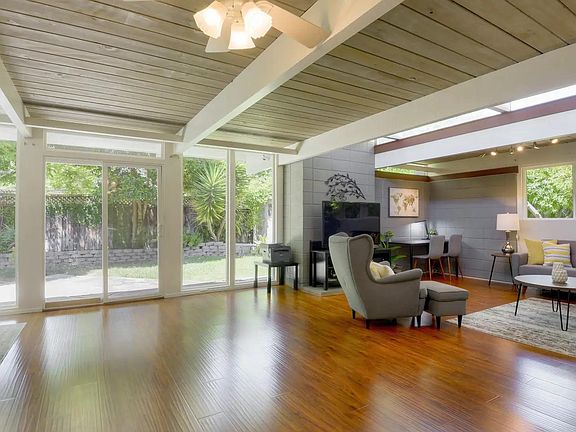 3rd image of 3789 Redwood Cir