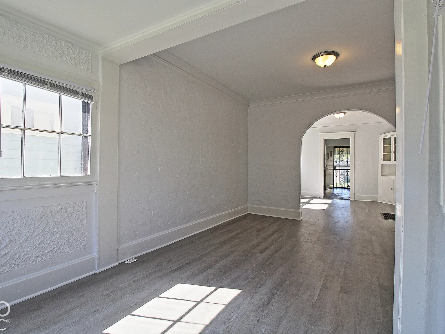3 bed, 1.0 bath, 826 sqft, $1,200 — Photo 3