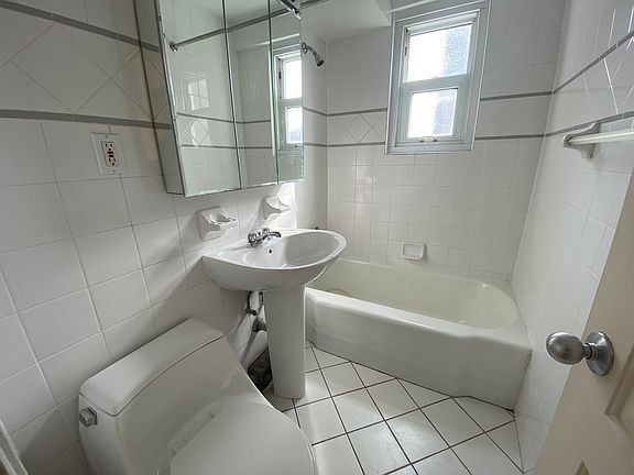 5th image of 340 E 51st St APT 7H