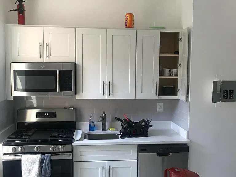 29-33 51st St #D4 — Photo 10