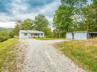 571 Meredith Rd, Caryville, TN 37714