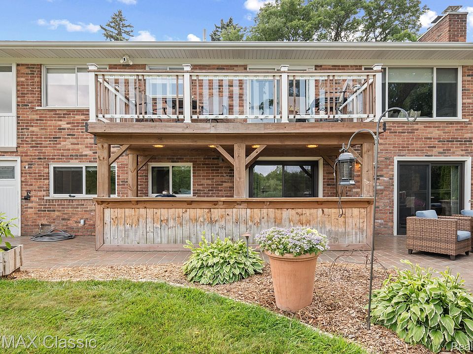 41700 W Eleven Mile Rd, photo 15