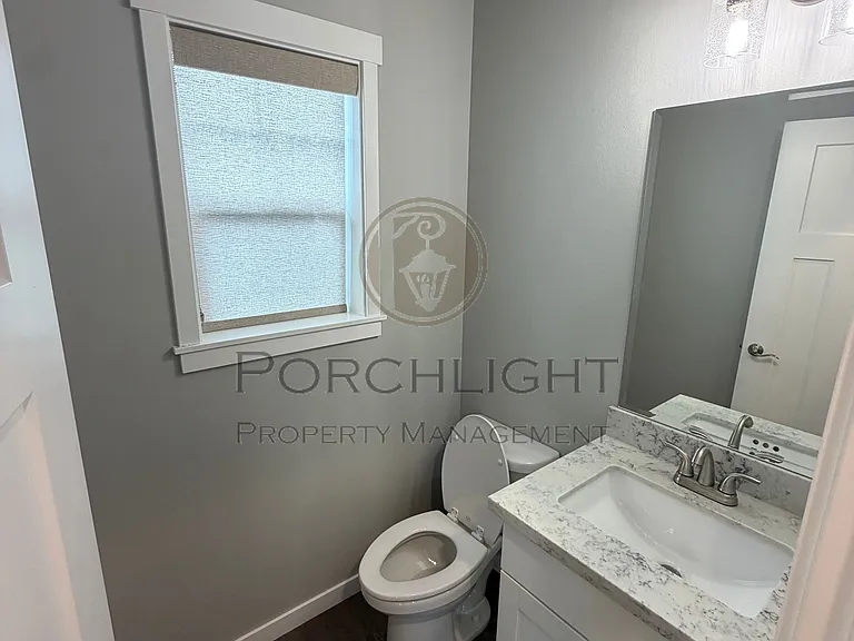 2102 Snowbush St — Photo 9