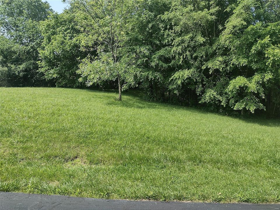 1st image of 7 Meier Dr