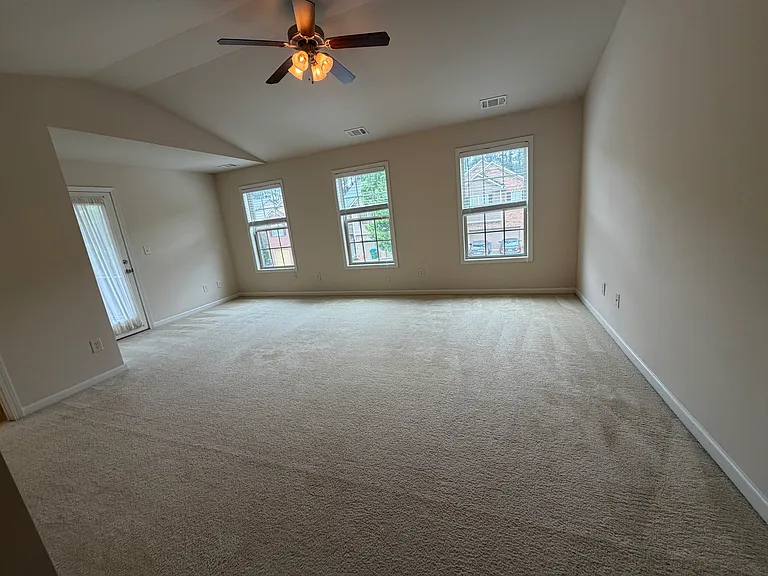 104 Thorncrest Ct — Photo 6