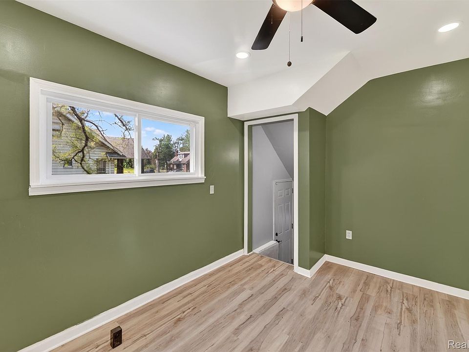 12676 Wyoming Ave, photo 18