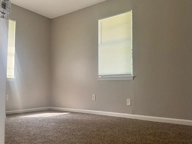 3004 Walker St — Photo 11