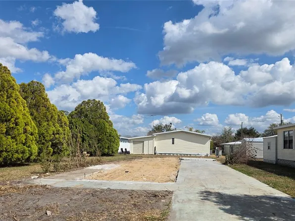 5722 Pawnee St, Zephyrhills, FL 33542