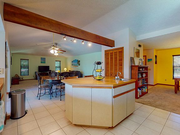 5th image of 408 SE Skipper Ln