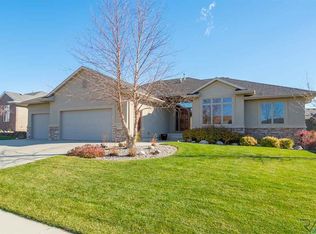 7208 S High Cross Trl, Sioux Falls, SD 57108