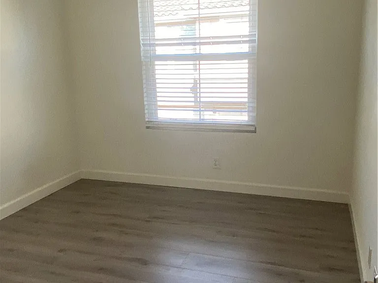 3301 Orangewood — Photo 7