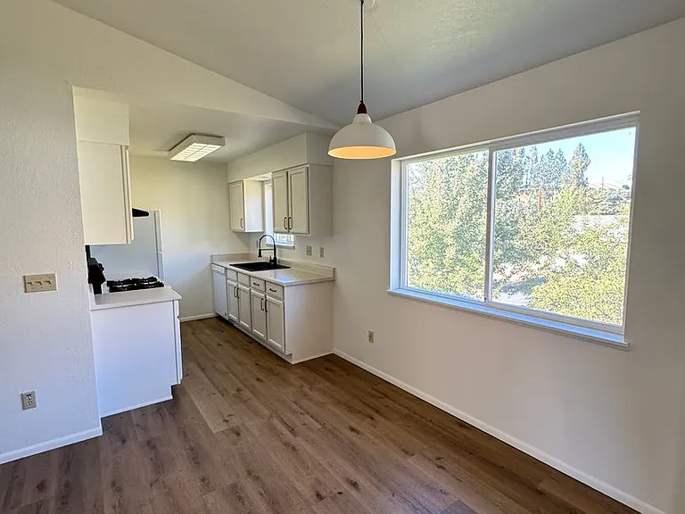 5429 Glenridge Way — Photo 23