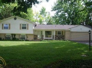 4733 Quarton Rd, Bloomfield Hills, MI 48301