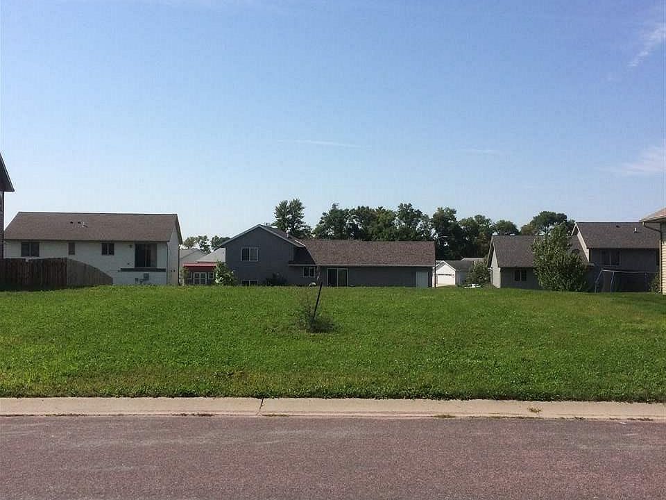 1st image of 137 Copperfield Dr