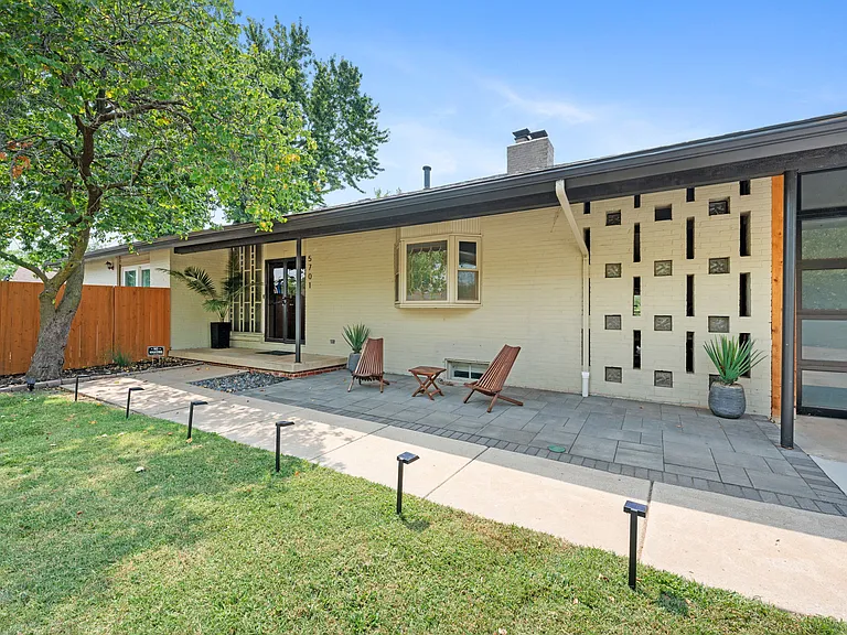 5701 E Perryton St — Photo 3