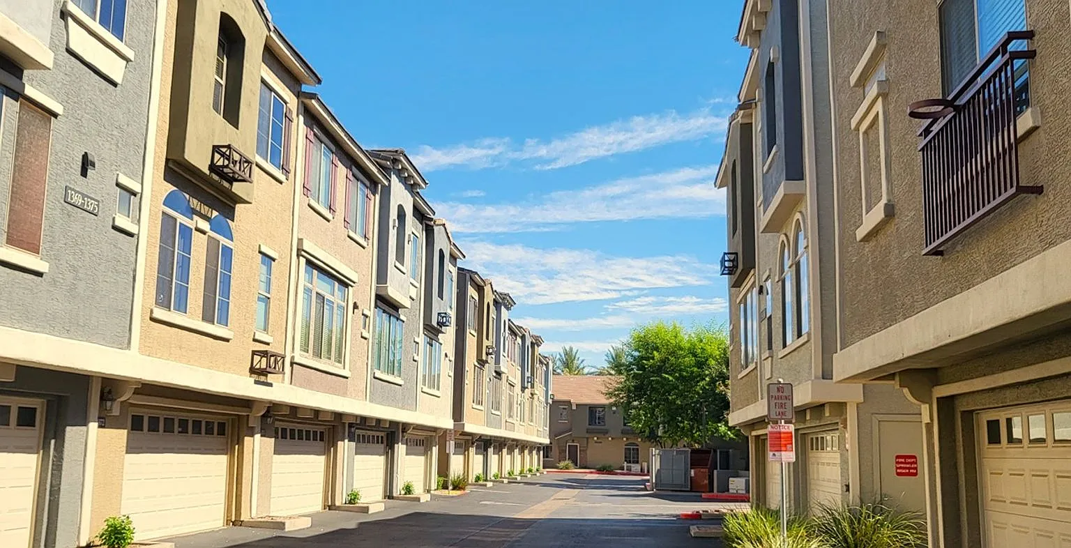 2 Bd/2.5ba Mesa Townhome For Rent! — Photo 1