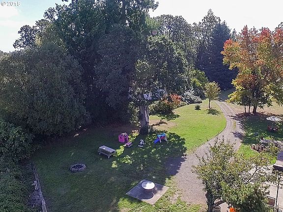 3rd image of 24685 NW Groveland Dr