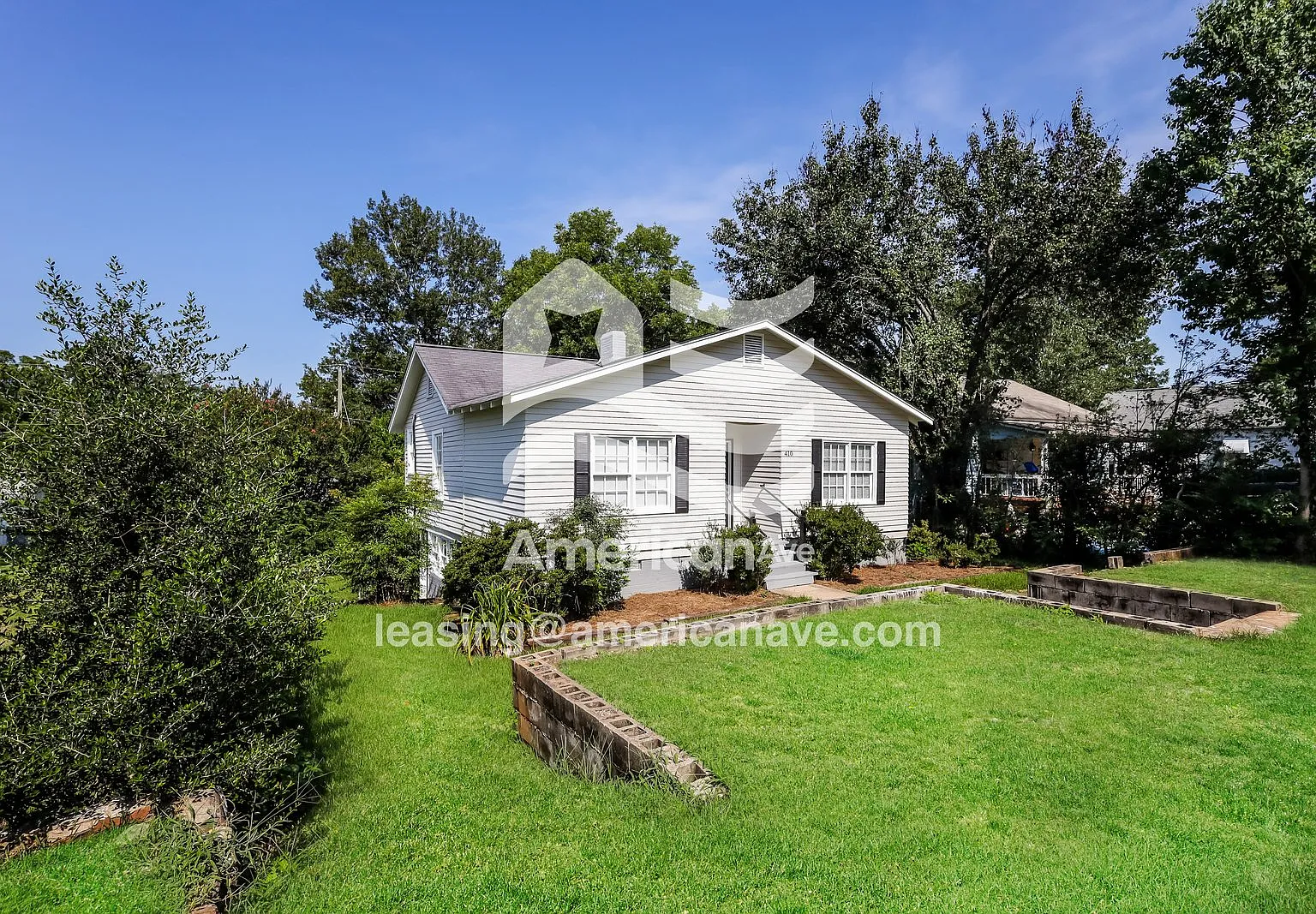 2 bed, 1.0 bath, 1305 sqft, $1,190 — Photo 2