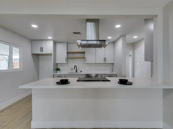 111 Cedar St, Henderson, NV 89015