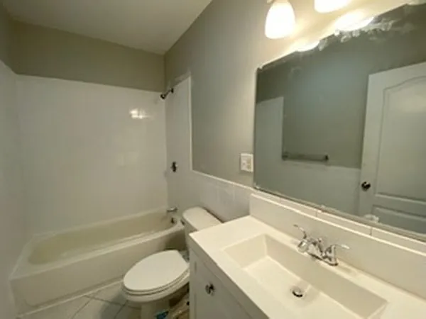 4619 Washington St #1 — Photo 6