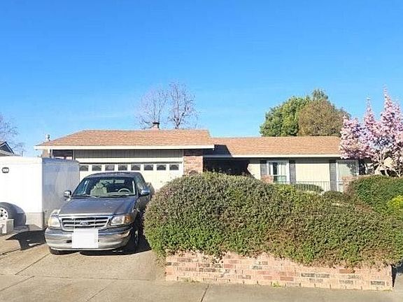 3rd image of 2433 Rockingham Cir