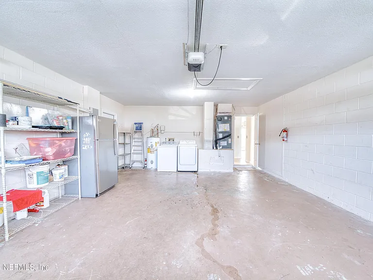 5628 Loma Vista Dr W — Photo 41