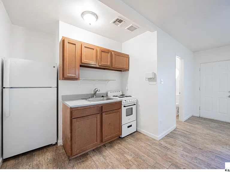 1507 E Harvard St #B — Photo 5