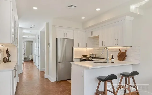 Rented by Real Street Inc | media 3