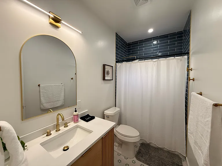 4879 Hartwick St — Photo 12