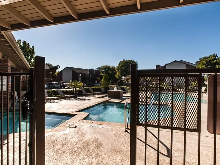 3532 Chatham Green Ln — Photo 6